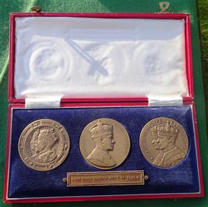 Edward VIII to George VI, the Three British Kings of 1936, issued as a set in 1937, cased set of three matt bronze medals